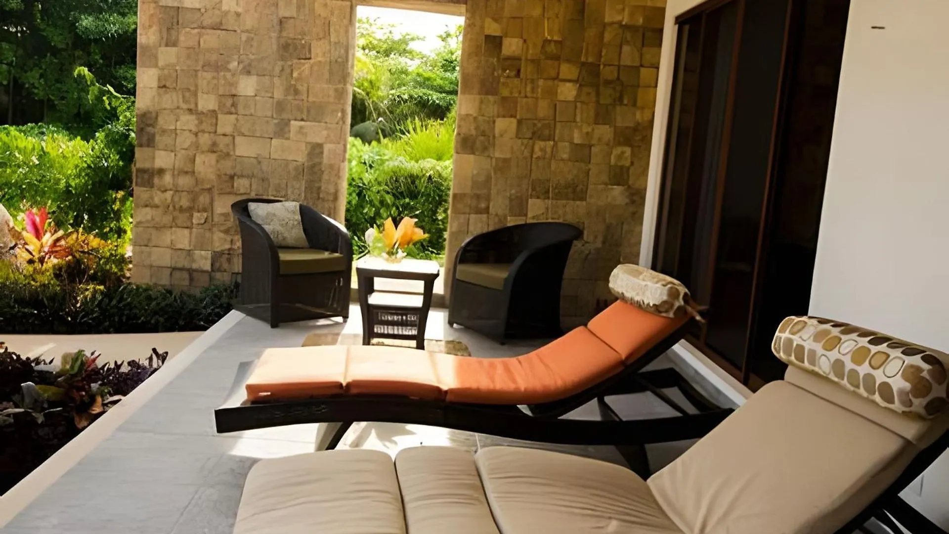 13Bdr Villa Bellamar Akumal - Private Chef - Beachfront - Weddings-Business Retreats-Golf-Family Resort