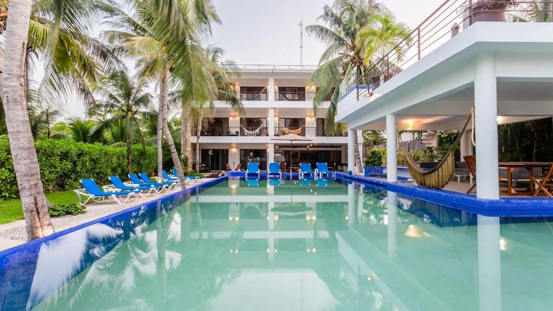 13Bdr Villa Bellamar Akumal - Private Chef - Beachfront - Weddings-Business Retreats-Golf-Family Resort