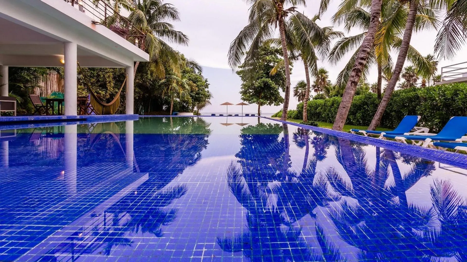 13Bdr Villa Bellamar Akumal - Private Chef - Beachfront - Weddings-Business Retreats-Golf-Family Resort