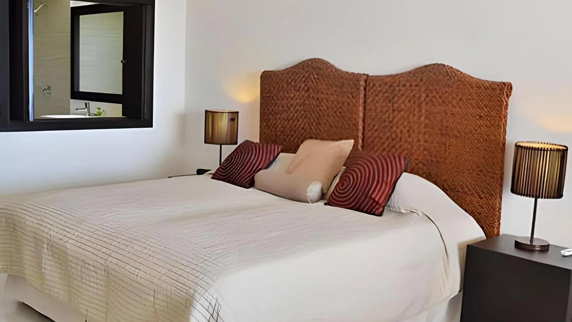 13Bdr Villa Bellamar Akumal - Private Chef - Beachfront - Weddings-Business Retreats-Golf-Family 0*,  Mexico
