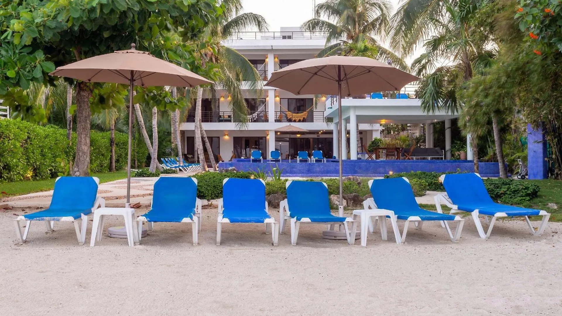 Resort 13Bdr Villa Bellamar Akumal - Private Chef - Beachfront - Weddings-Business Retreats-Golf-Family