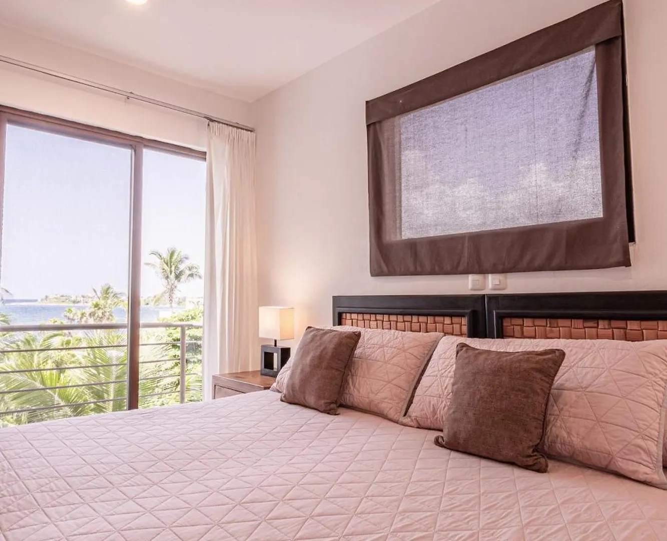 13Bdr Villa Bellamar Akumal - Private Chef - Beachfront - Weddings-Business Retreats-Golf-Family Resort