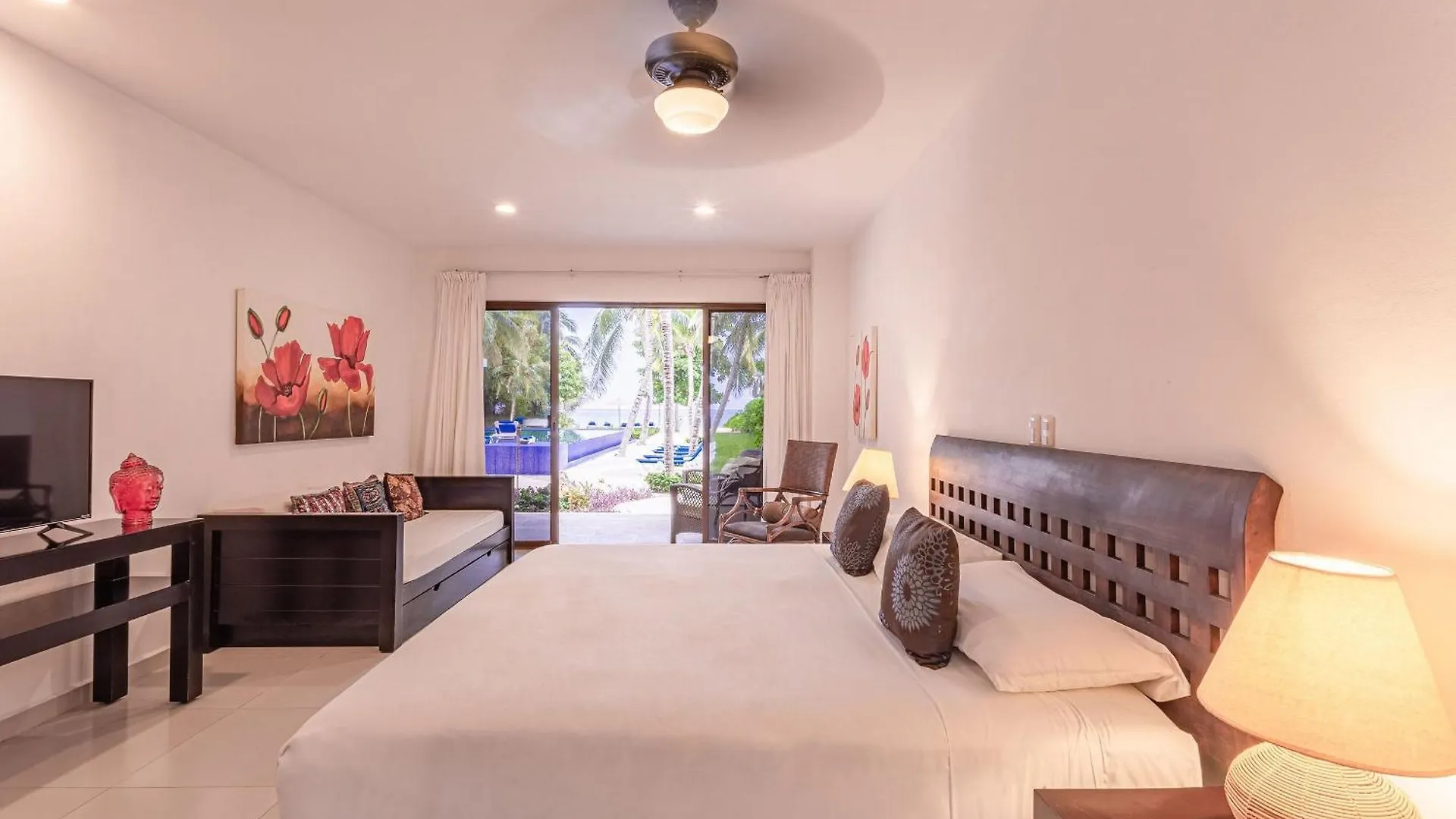 Resort 13Bdr Villa Bellamar Akumal - Private Chef - Beachfront - Weddings-Business Retreats-Golf-Family Mexico