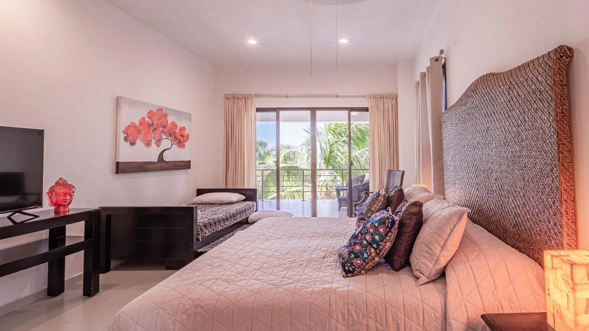 13Bdr Villa Bellamar Akumal - Private Chef - Beachfront - Weddings-Business Retreats-Golf-Family 0*,  Mexico