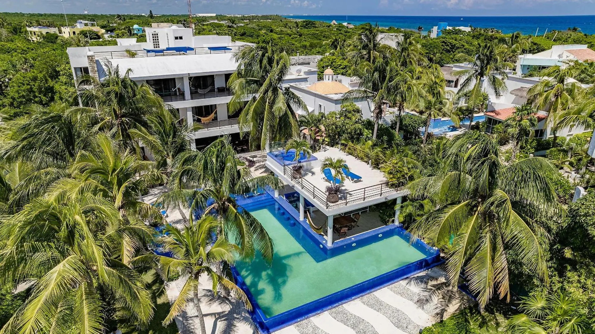 13Bdr Villa Bellamar Akumal - Private Chef - Beachfront - Weddings-Business Retreats-Golf-Family 0*,  Mexico
