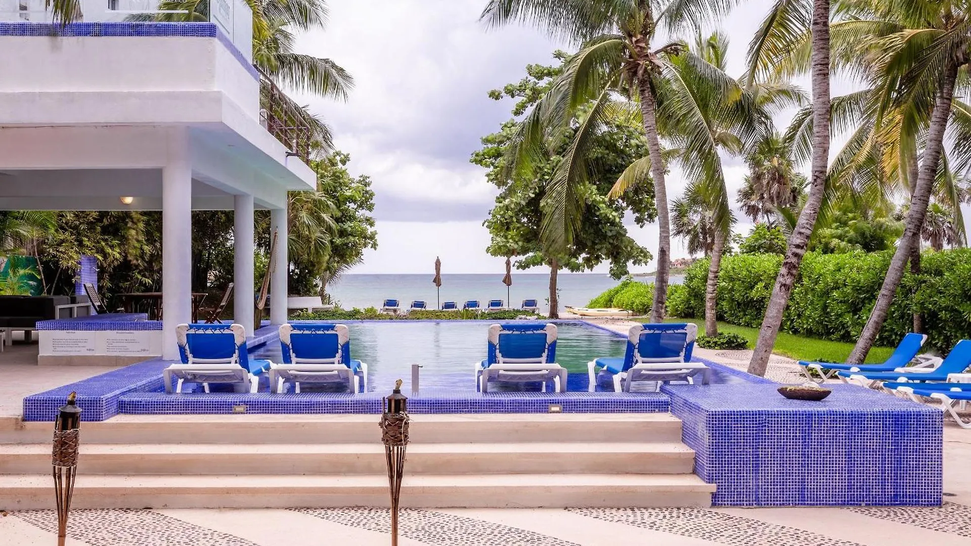 13Bdr Villa Bellamar Akumal - Private Chef - Beachfront - Weddings-Business Retreats-Golf-Family Resort