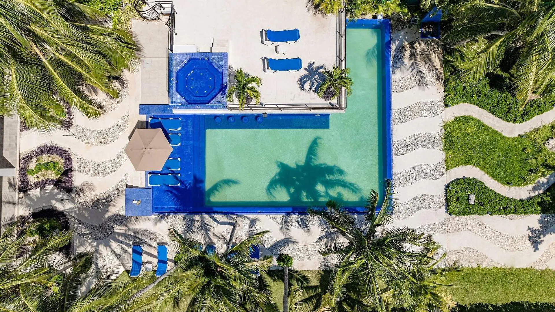 13Bdr Villa Bellamar Akumal - Private Chef - Beachfront - Weddings-Business Retreats-Golf-Family